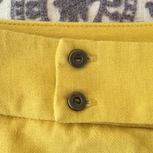 F21 Mustard Yellow Shorts - Picture 3 of 6